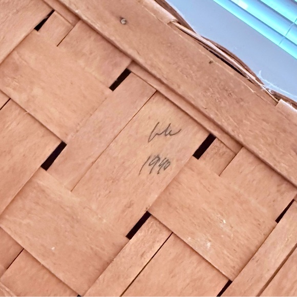 1990 Longaberger Large Market Basket w/ Swing Handles Signed 16”x11.5”x9” Charm - Picture 13 of 16